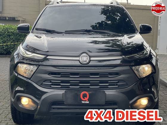 FIAT TORO 2.0 16V TURBO DIESEL ULTRA 4WD AT9 FIAT TORO 2.0 16V TURBO DIESEL ULTRA 4WD AT9